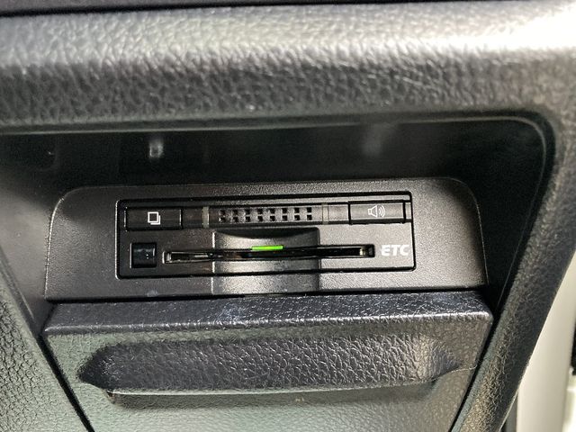 TOYOTA NOAH 4WD 2015