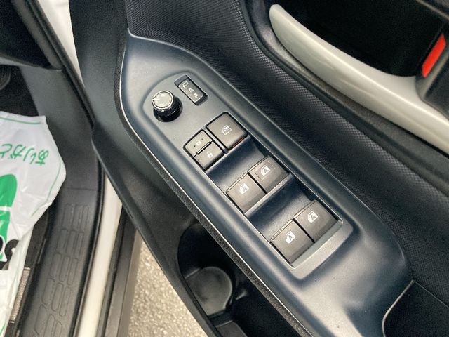 TOYOTA NOAH 4WD 2015