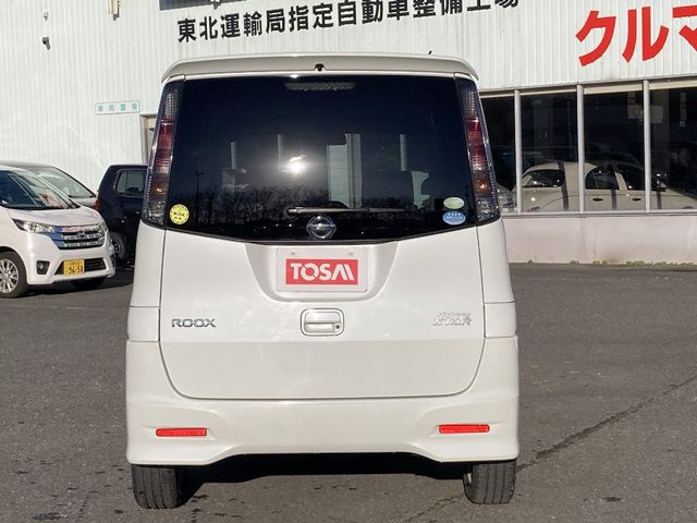 NISSAN ROOX 4WD 2011