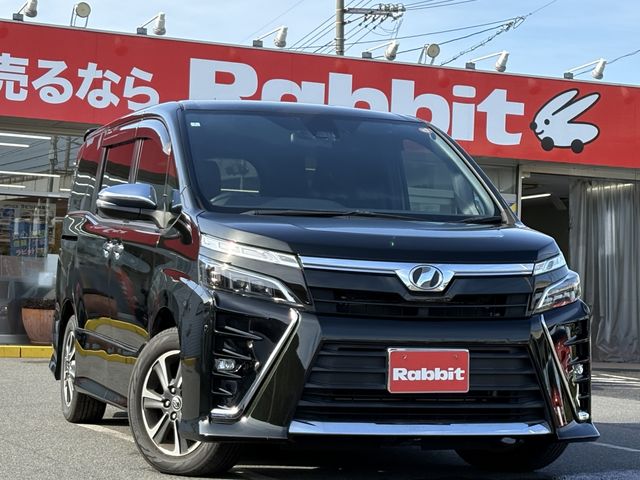 TOYOTA VOXY 2018