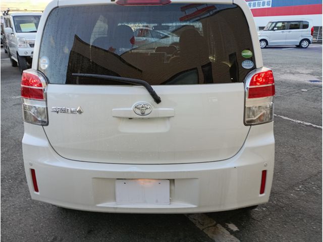 TOYOTA SPADE 2014