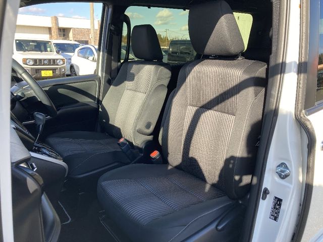 TOYOTA VOXY 4WD 2018