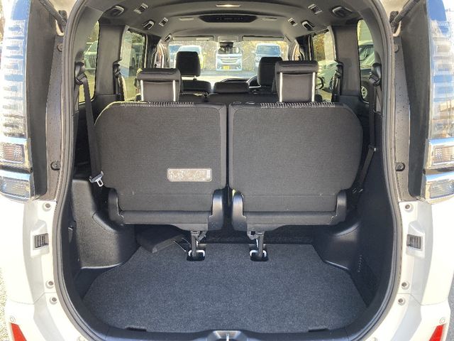 TOYOTA VOXY 4WD 2018