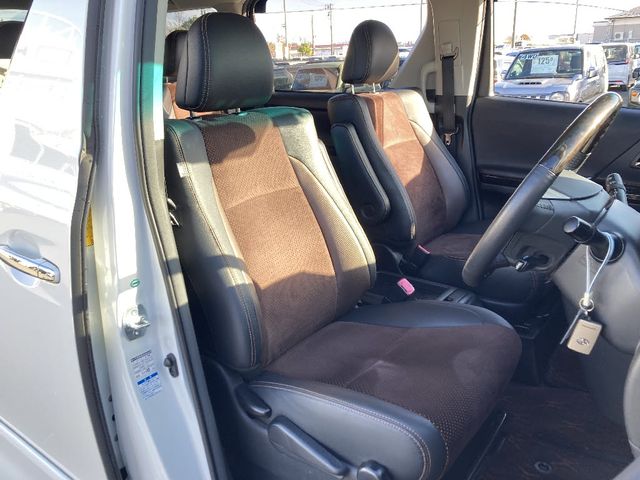 TOYOTA ALPHARD 4WD 2015
