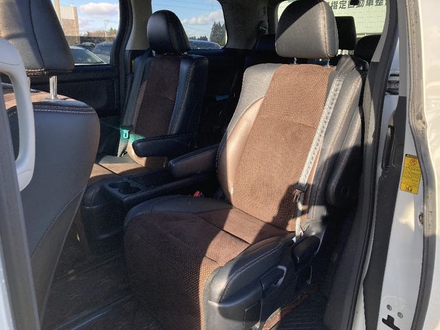 TOYOTA ALPHARD 4WD 2015