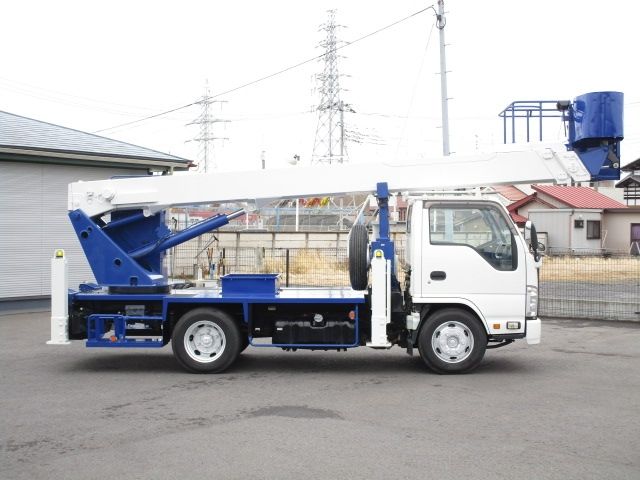 ISUZU ELF 2015