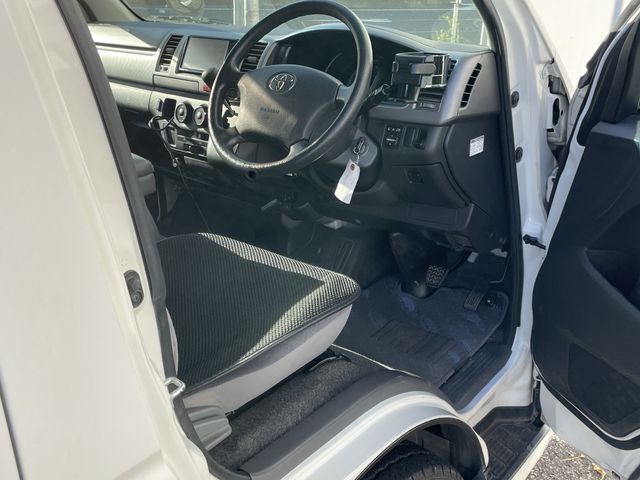 TOYOTA HIACE van 2WD 2009