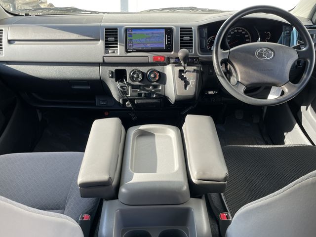 TOYOTA HIACE van 2WD 2009