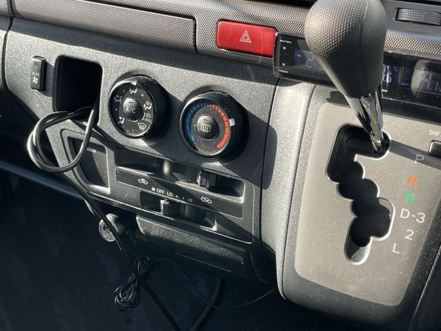 TOYOTA HIACE van 2WD 2009