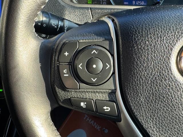 TOYOTA VOXY HYBRID 2016