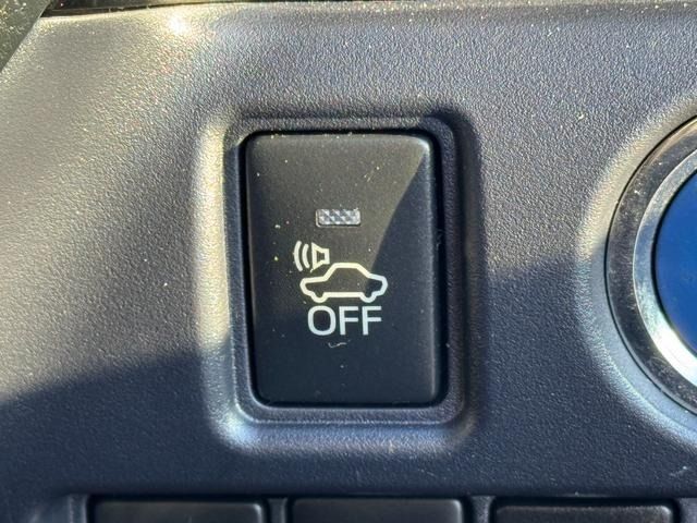 TOYOTA VOXY HYBRID 2016