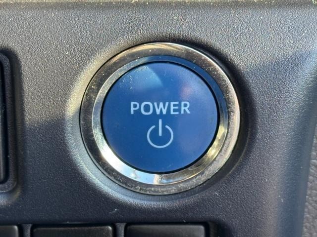 TOYOTA VOXY HYBRID 2016