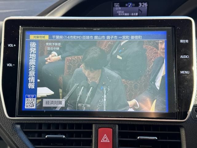 TOYOTA VOXY HYBRID 2016