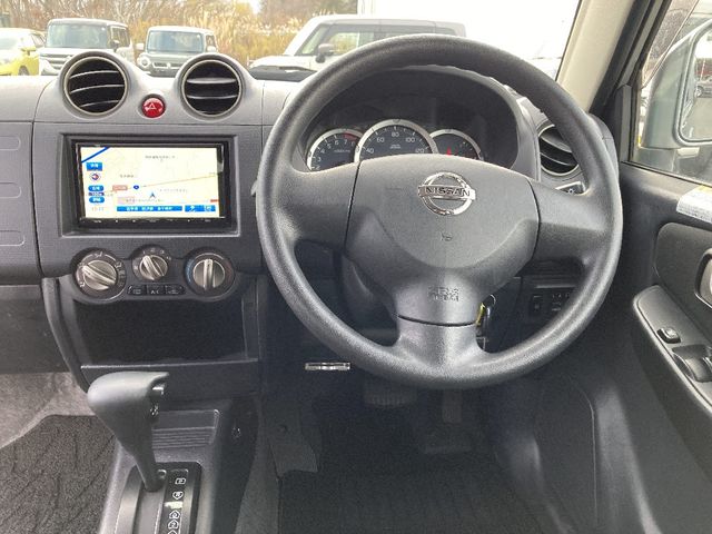 NISSAN KIX 4WD 2011