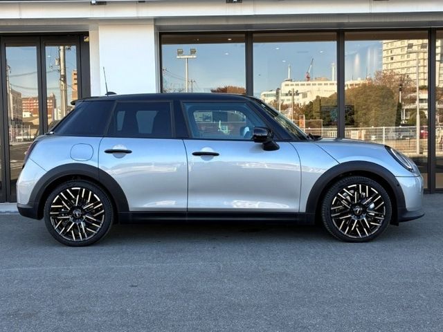 BMW MINI COOPER 5DOOR 2025