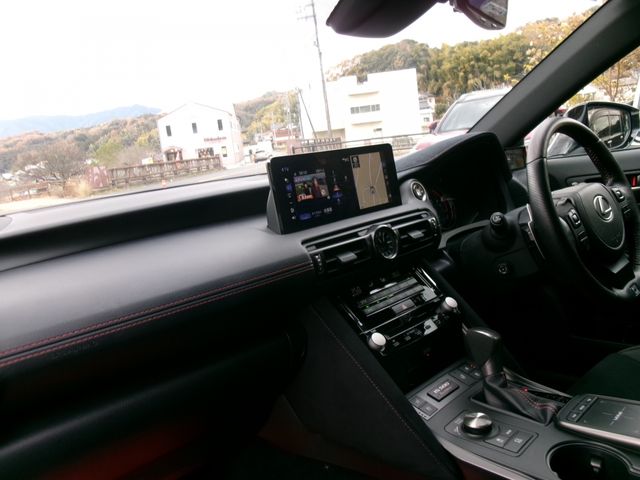 TOYOTA LEXUS IS500 2023