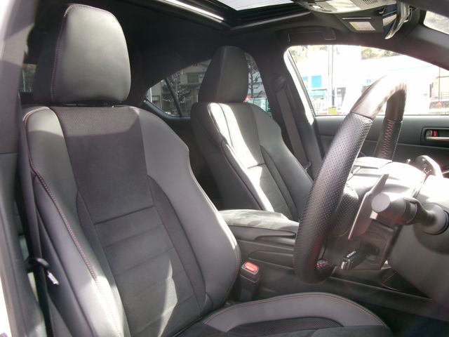 TOYOTA LEXUS IS500 2023