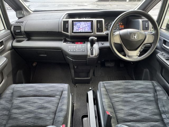 HONDA STEPWAGON 2012