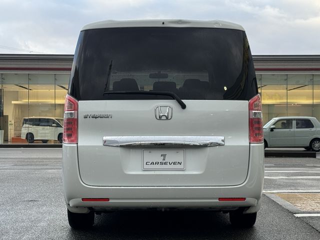 HONDA STEPWAGON 2012