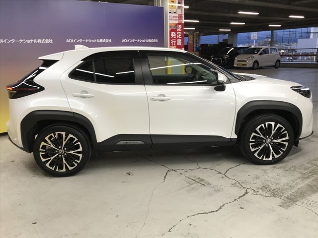 TOYOTA YARIS CROSS HYBRID 2025