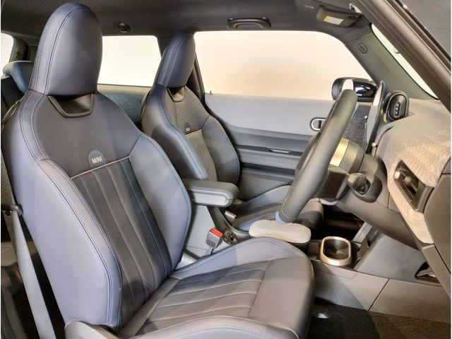 BMW MINI COOPER 2025