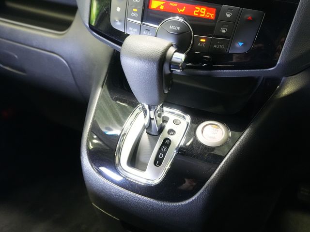 NISSAN SERENA  S-HYBRID 2014