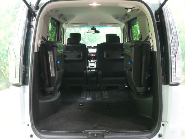 NISSAN SERENA  S-HYBRID 2014