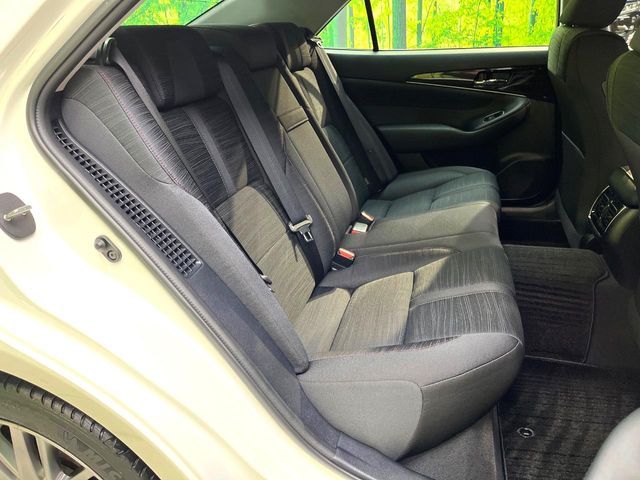 TOYOTA CROWN sedan hybrid 4WD 2017