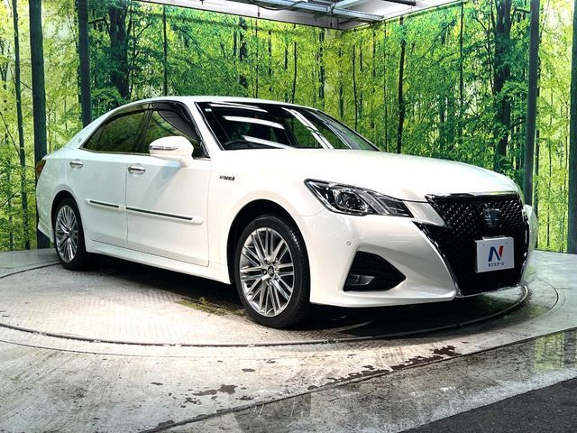 TOYOTA CROWN sedan hybrid 4WD 2017