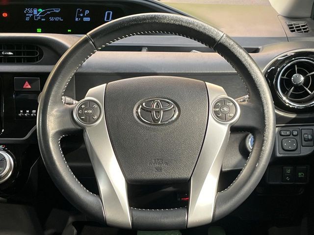 TOYOTA AQUA 2016