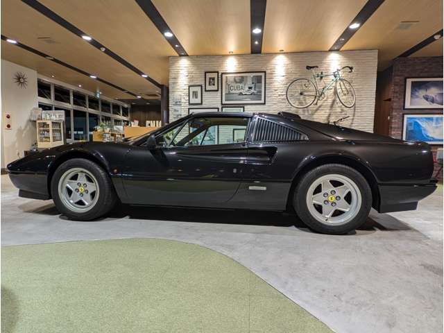FERRARI FERRARI 328 1988