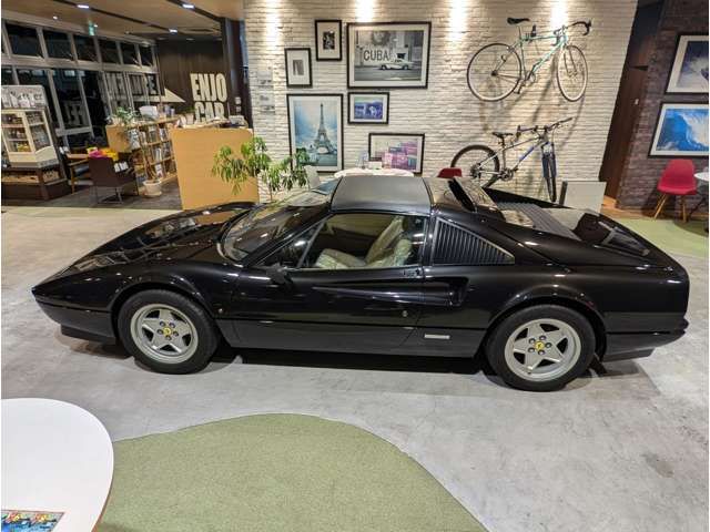 FERRARI FERRARI 328 1988