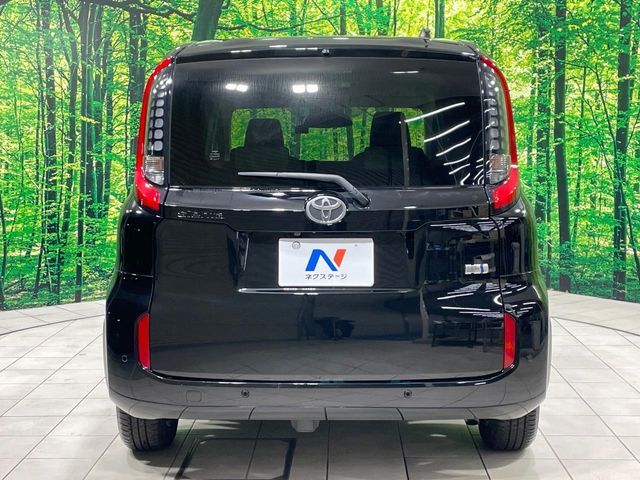 TOYOTA SIENTA HYBRID 2022