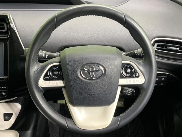 TOYOTA PRIUS 2016