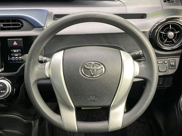 TOYOTA AQUA 2015