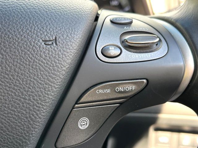 NISSAN FUGA HYBRID 2018