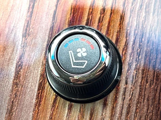 NISSAN FUGA HYBRID 2018