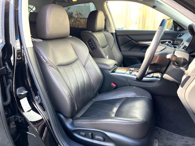 NISSAN FUGA HYBRID 2018