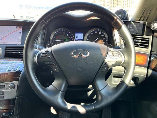 NISSAN FUGA HYBRID 2018