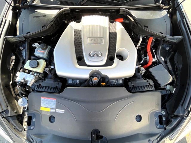 NISSAN FUGA HYBRID 2018