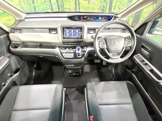 HONDA FREED plus HYBRID 2016