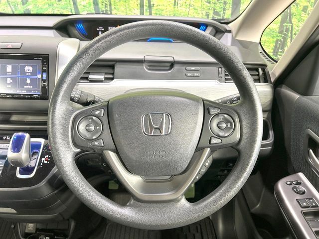 HONDA FREED plus HYBRID 2016