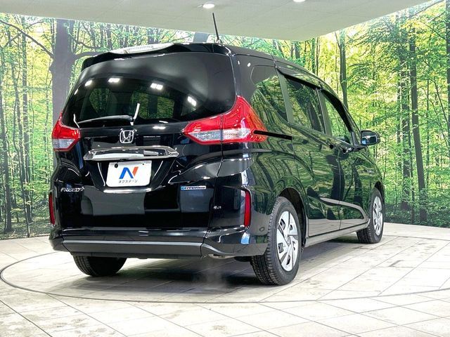 HONDA FREED plus HYBRID 2016
