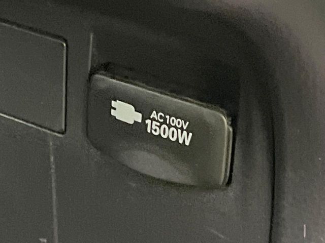 TOYOTA PRIUS 4WD 2023