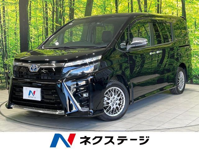 TOYOTA VOXY HYBRID 2020
