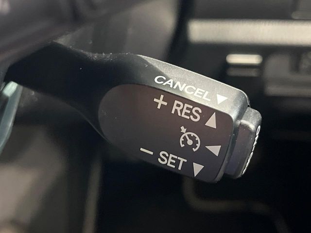 TOYOTA VOXY HYBRID 2020