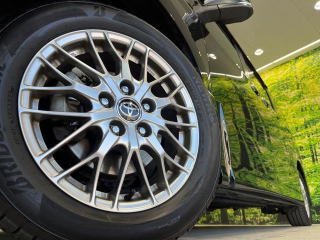 TOYOTA VOXY HYBRID 2020