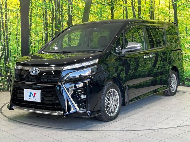 TOYOTA VOXY HYBRID 2020