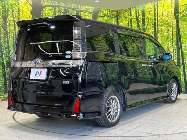 TOYOTA VOXY HYBRID 2020