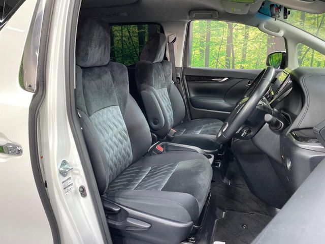 TOYOTA VELLFIRE 2019